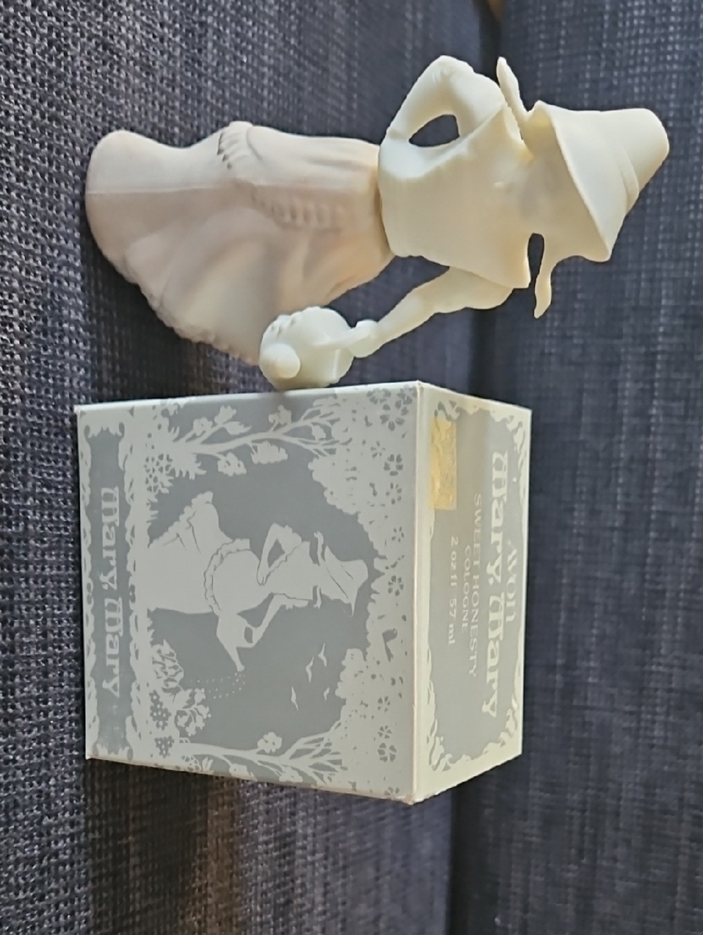 Avon Mary, Mary Sweet Honesty Cologne Figurine